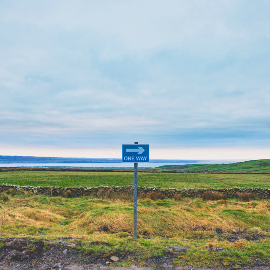 one way sign in expansive environment